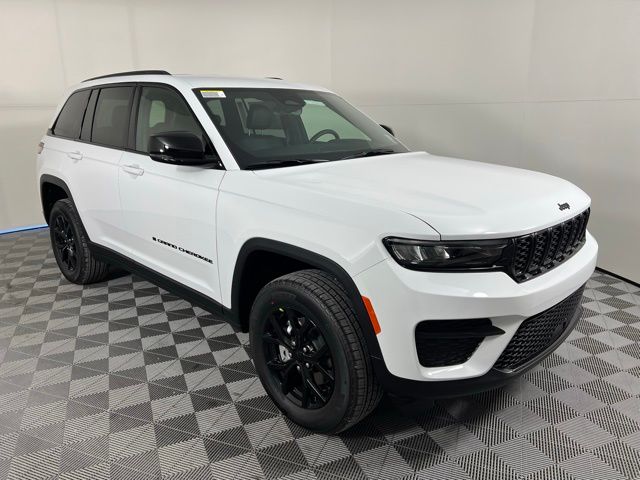 2025 Jeep Grand Cherokee Altitude's photo