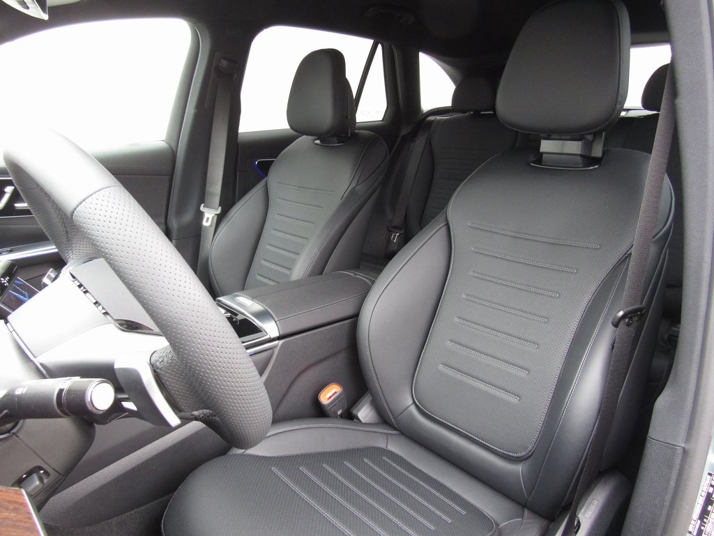 2026 Mercedes Benz GLC 300 4MATIC photo 7