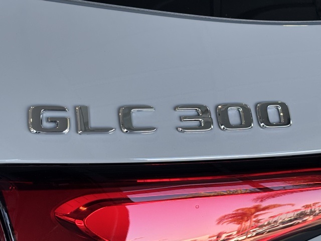 2026 Mercedes Benz GLC 300 photo 5