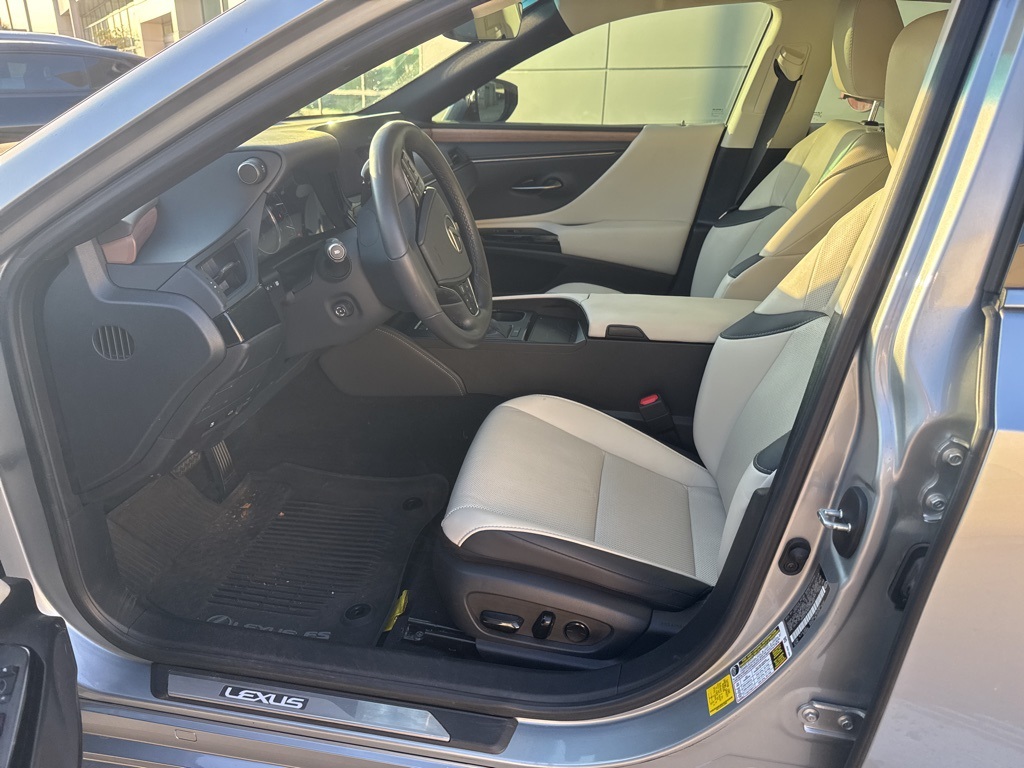 2023 Lexus ES 350 photo 2