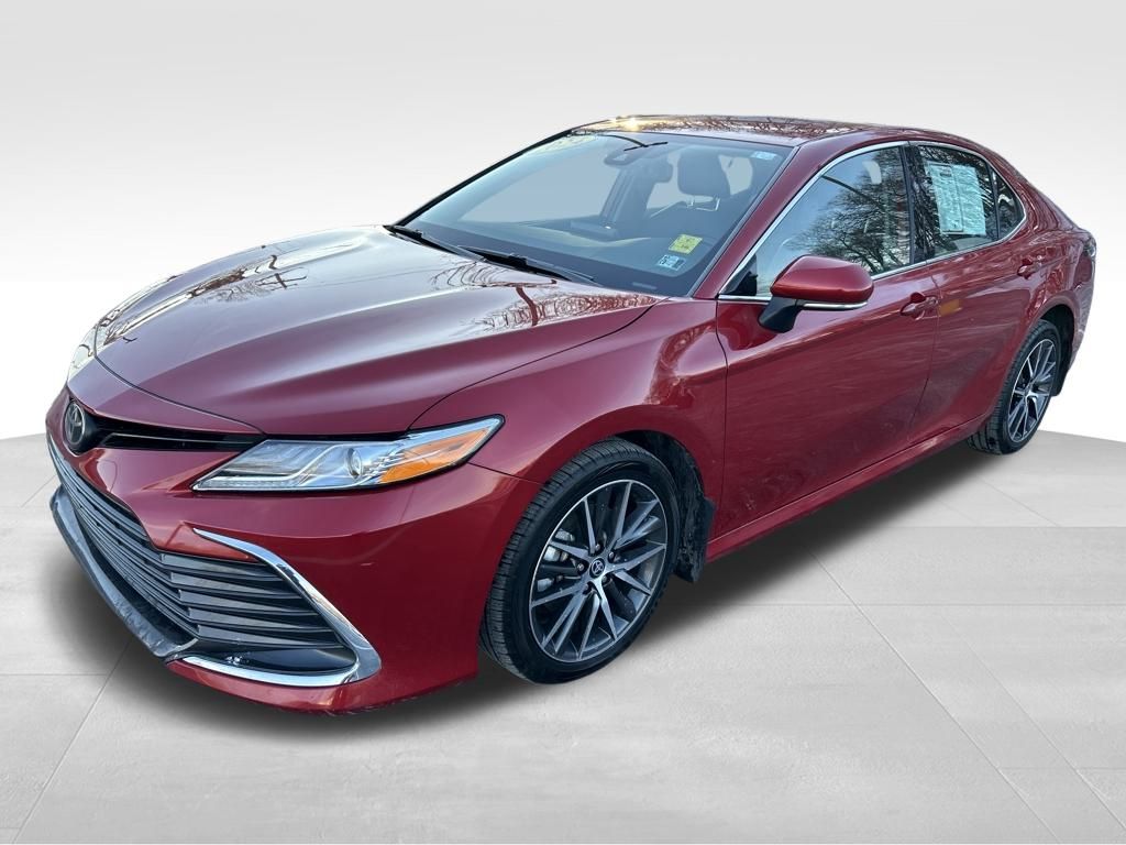 2024 Toyota Camry XLE's photo