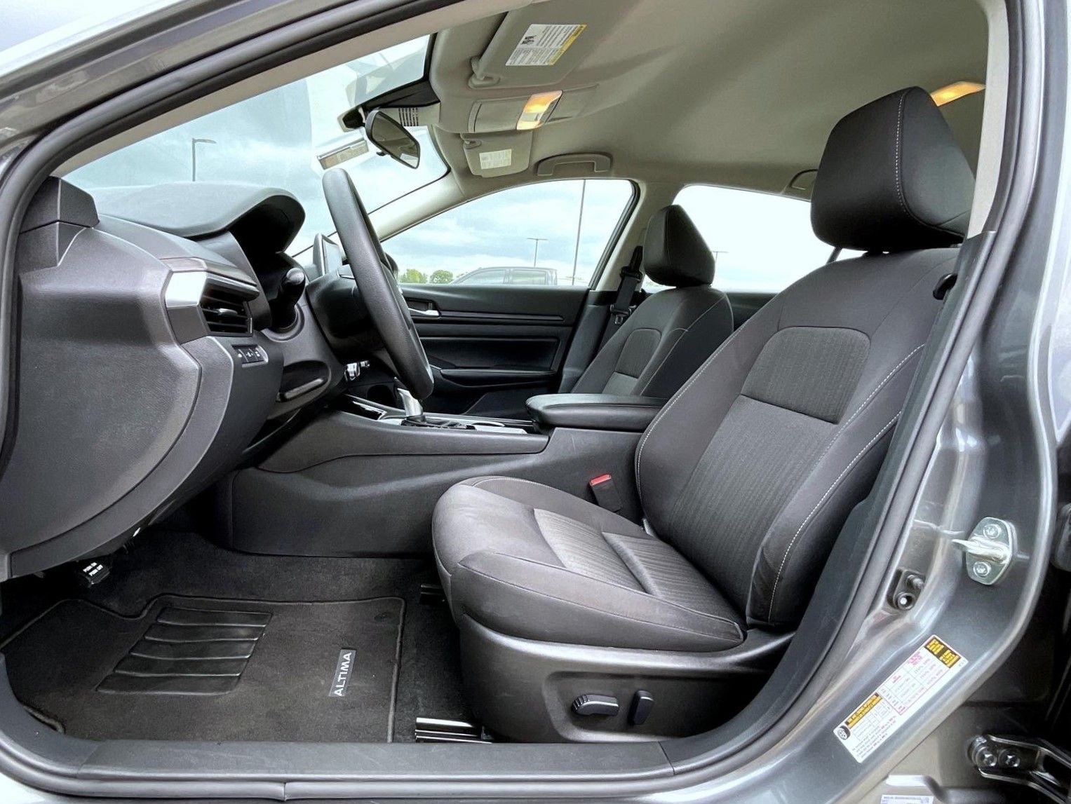 2024 Nissan Altima 2.5 SV photo 10