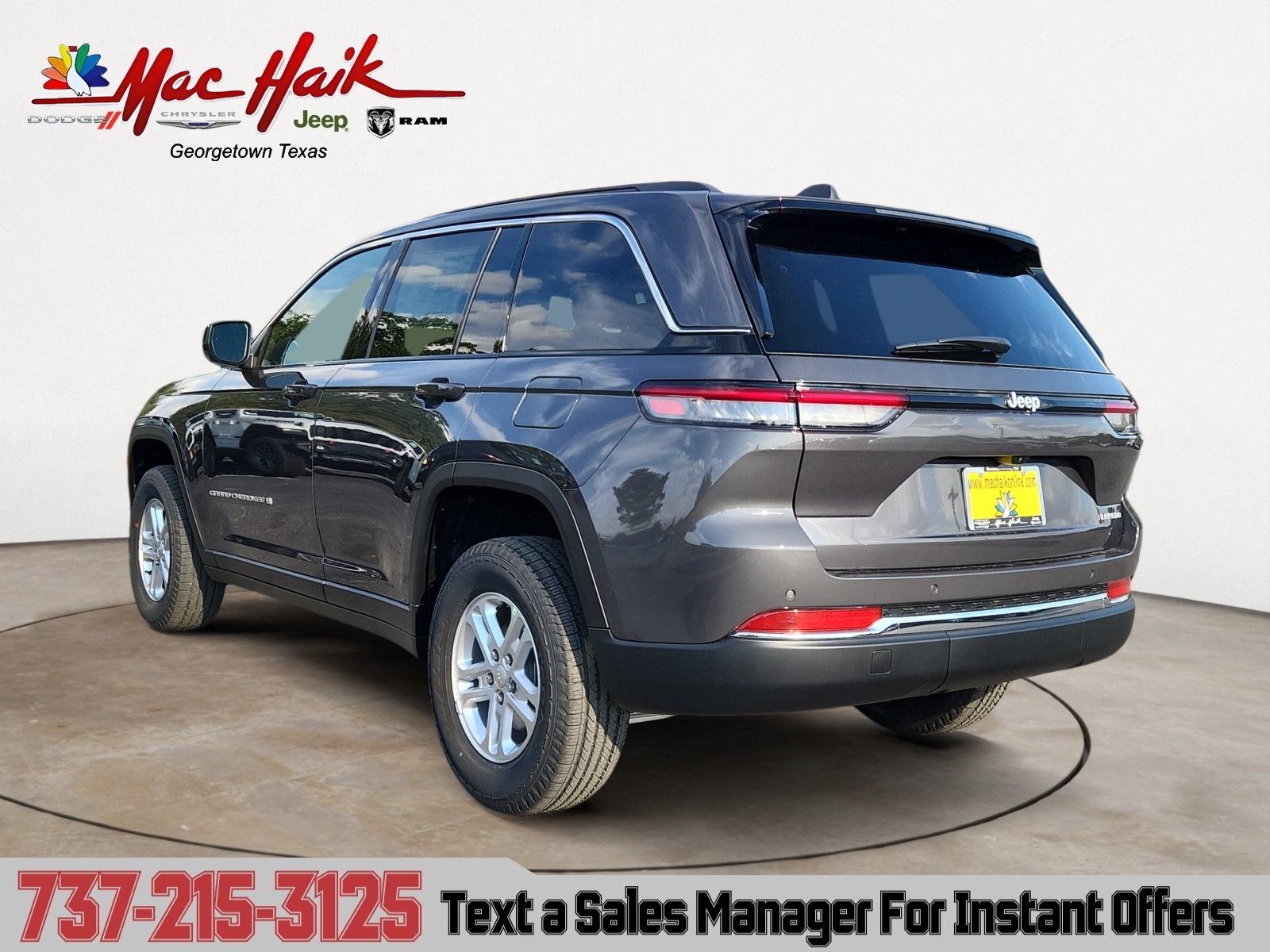 2025 Jeep Grand Cherokee Laredo photo 2