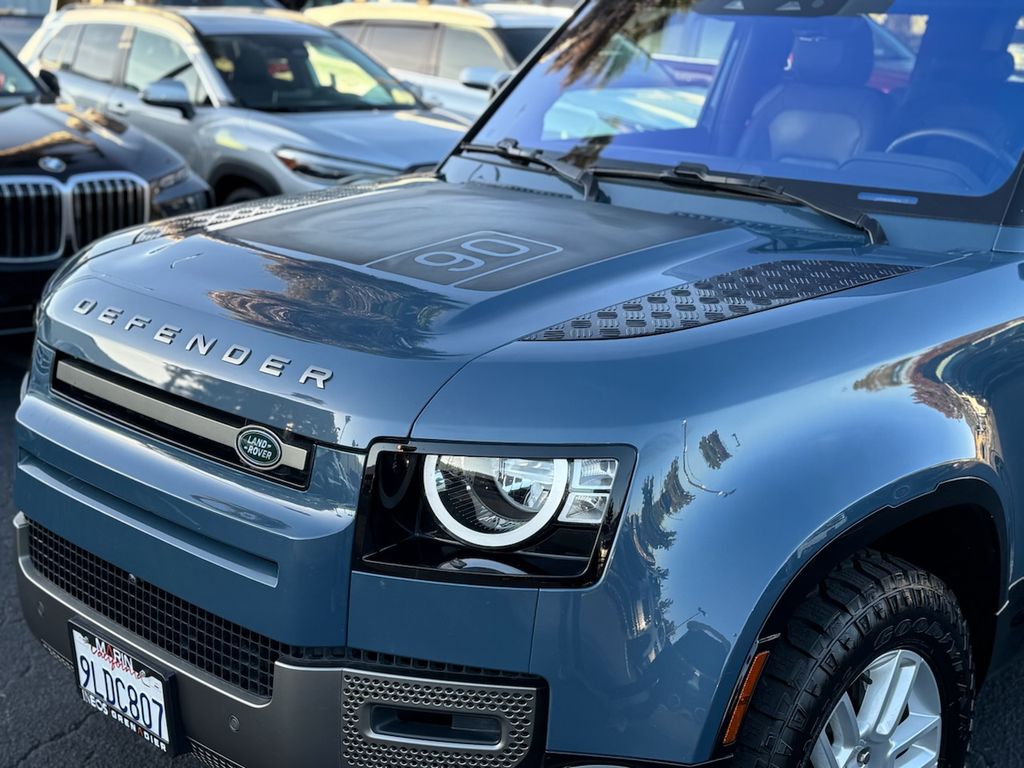 2021 Land Rover Defender 90 X-Dynamic S photo 4