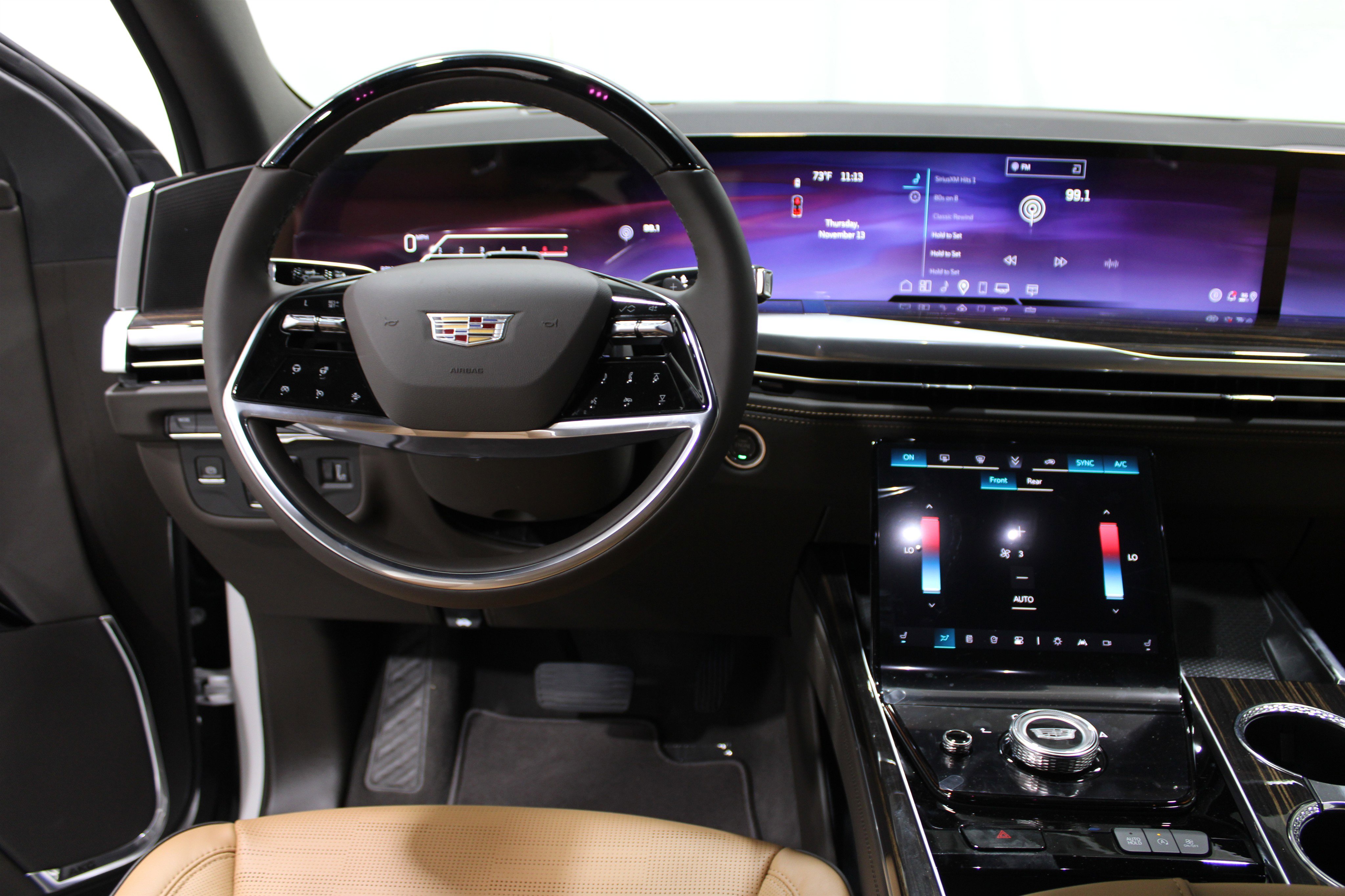 2025 Cadillac Escalade Premium Luxury photo 2