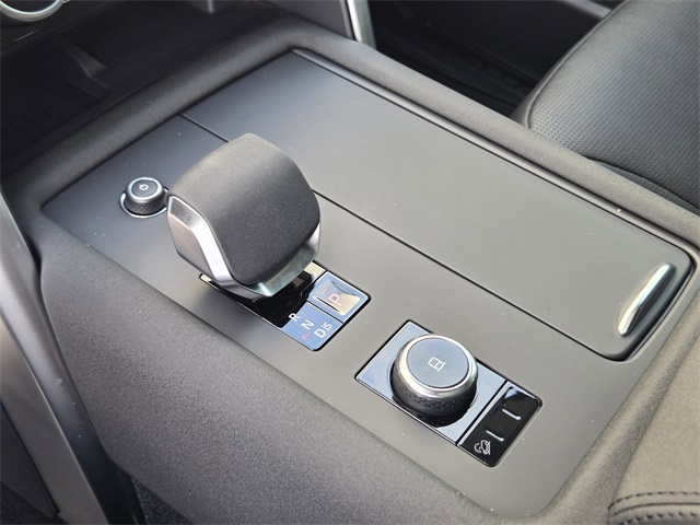 2025 Land Rover Discovery S photo 10