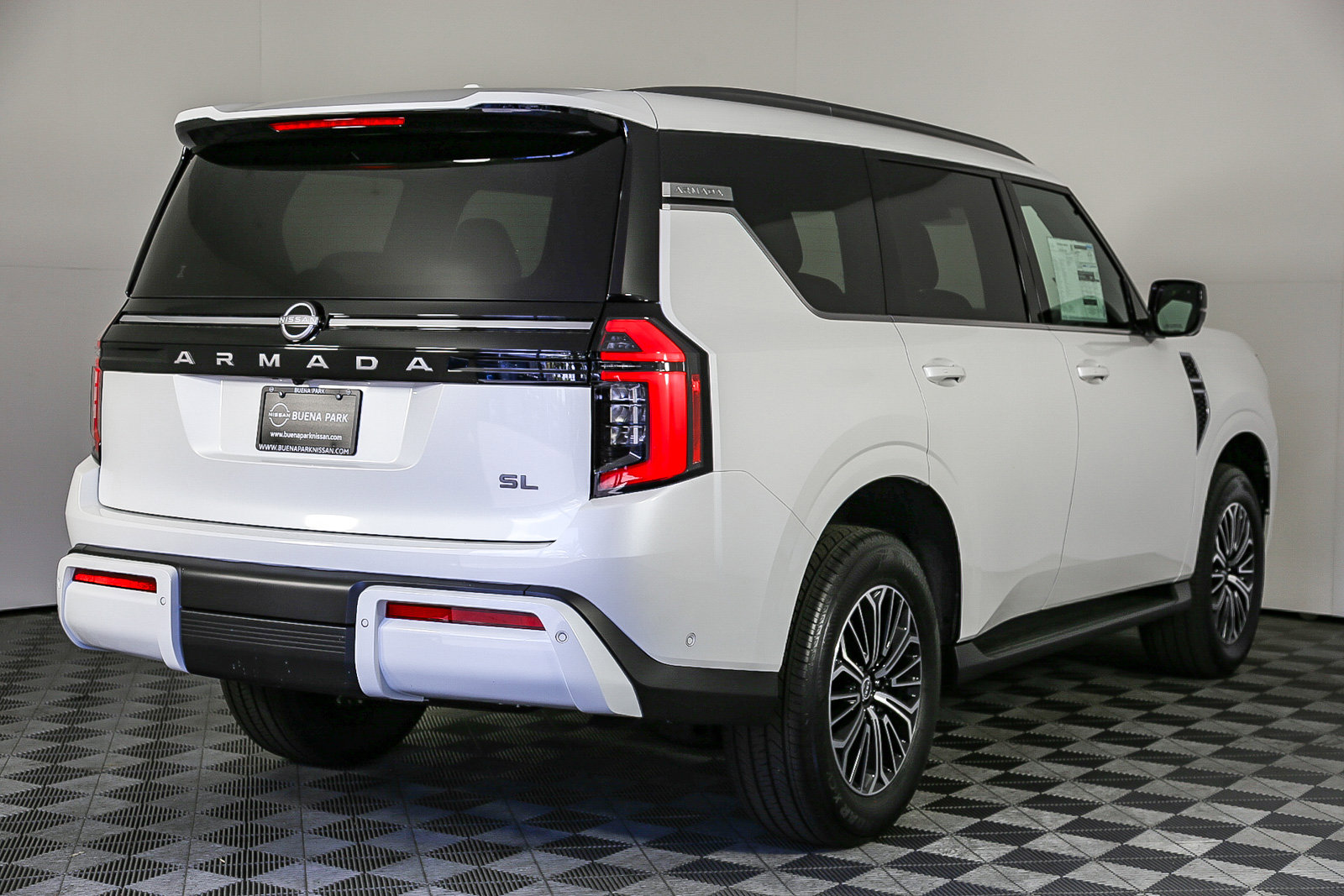 2025 Nissan Armada SL photo 8