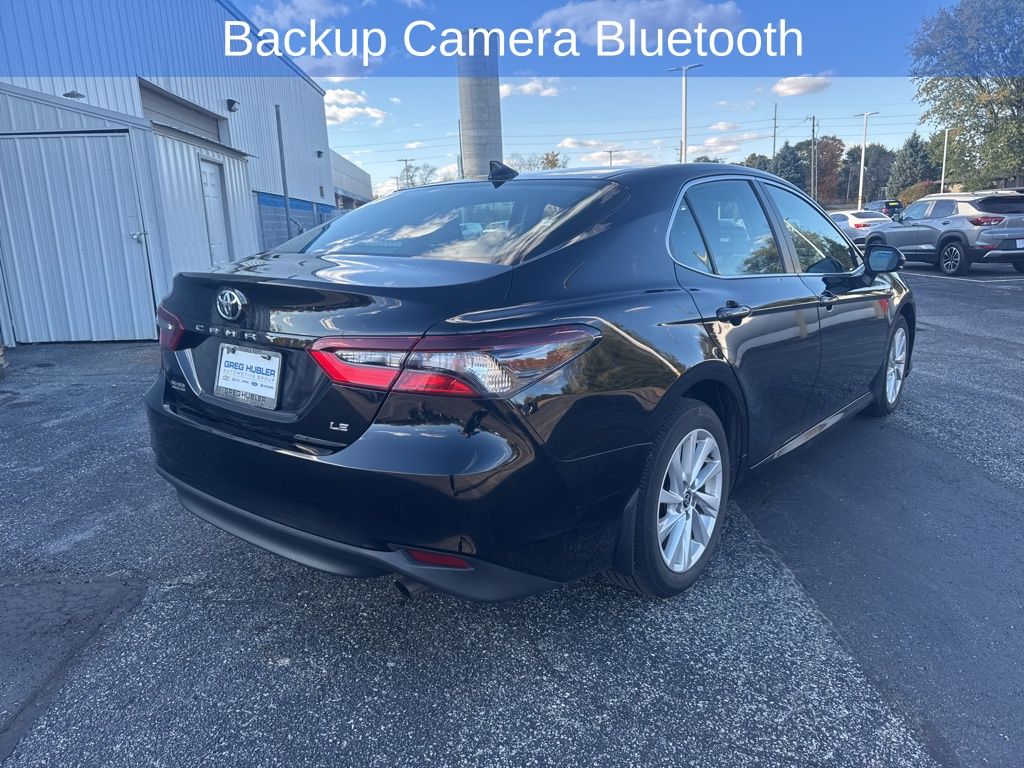 2023 Toyota Camry LE photo 3