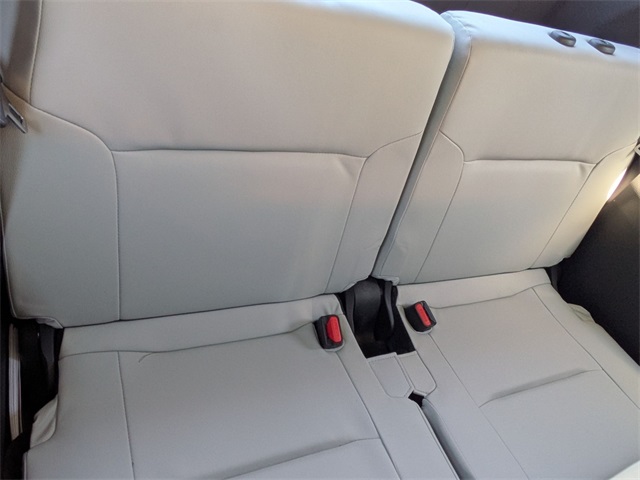 2023 Mitsubishi Outlander SEL photo 30