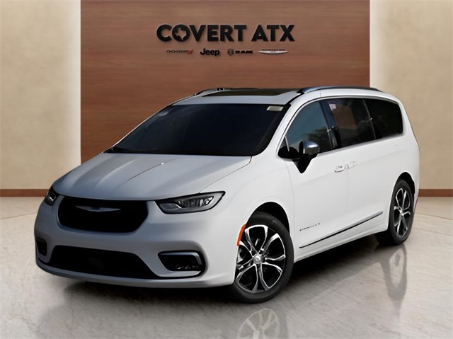 2026 Chrysler Pacifica Pinnacle's photo