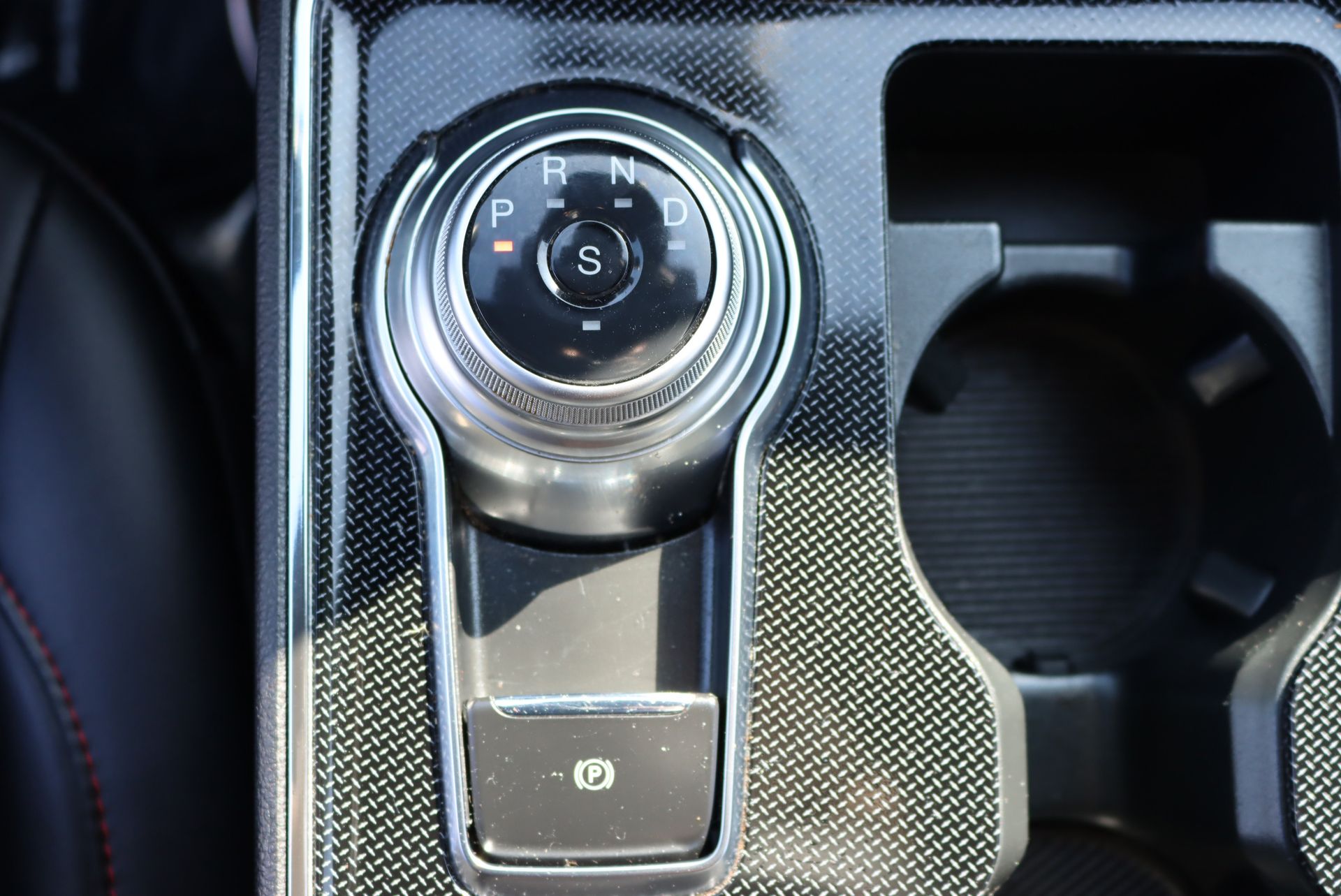 2022 Ford Edge ST photo 11