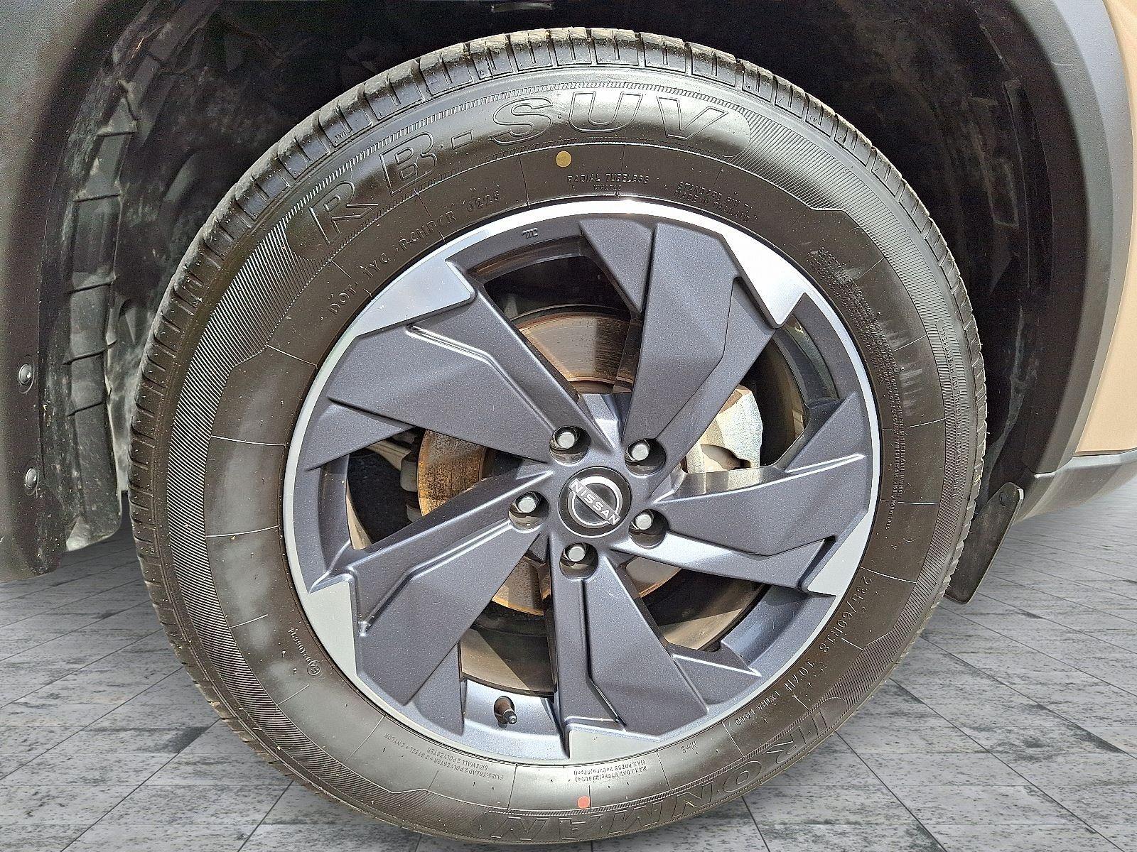2024 Nissan Rogue SV photo 7