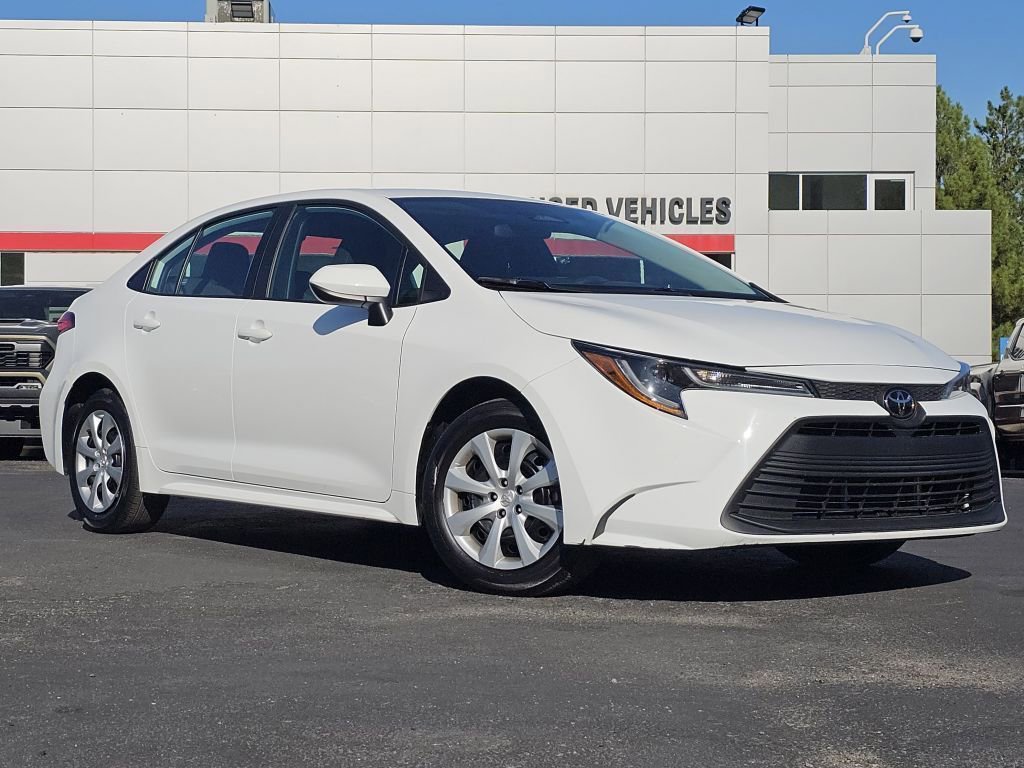 2024 Toyota Corolla LE photo 2