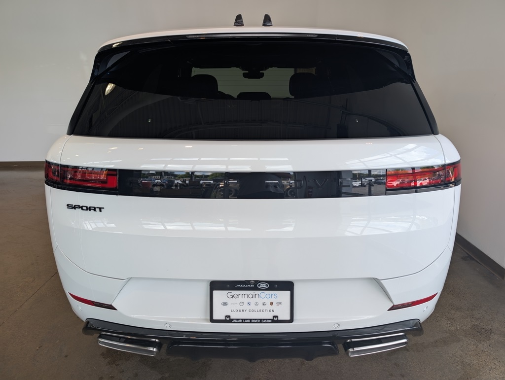 2025 Land Rover Range Rover Sport SE photo 2