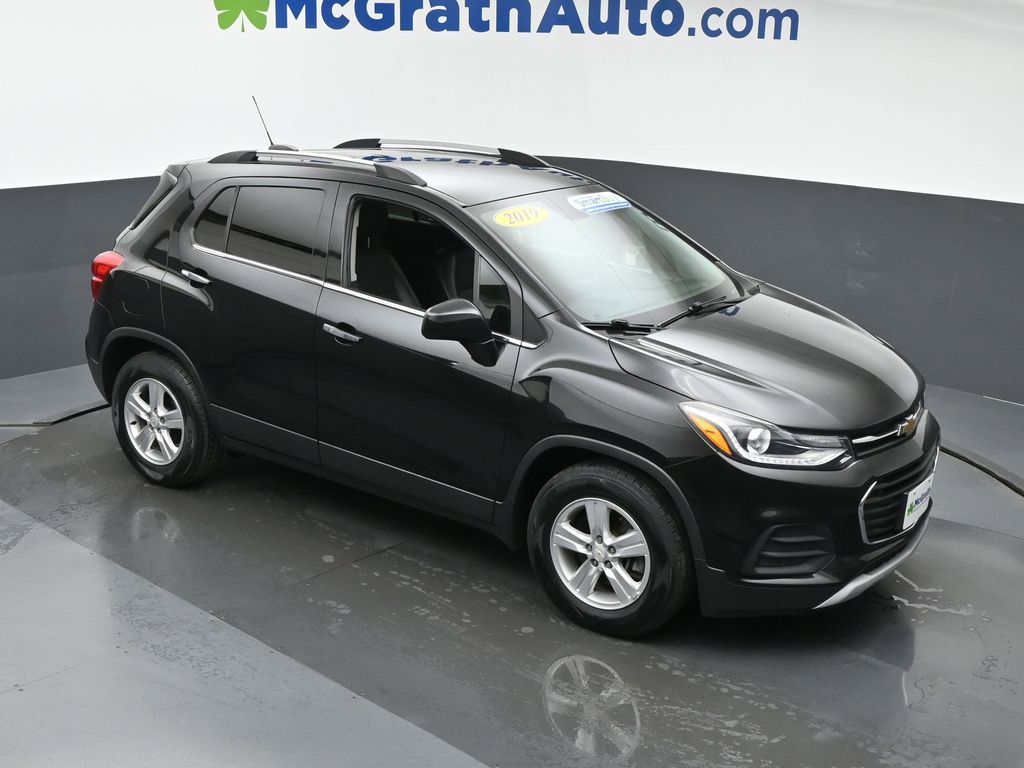 2019 Chevrolet Trax LT photo 2