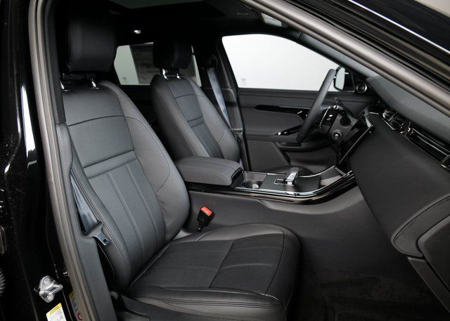 2024 Land Rover Range Rover Evoque S photo 3