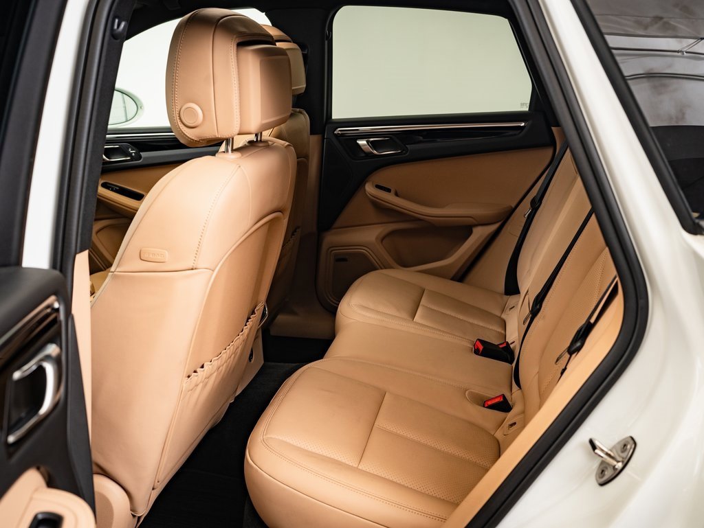 2024 Porsche Macan T photo 30
