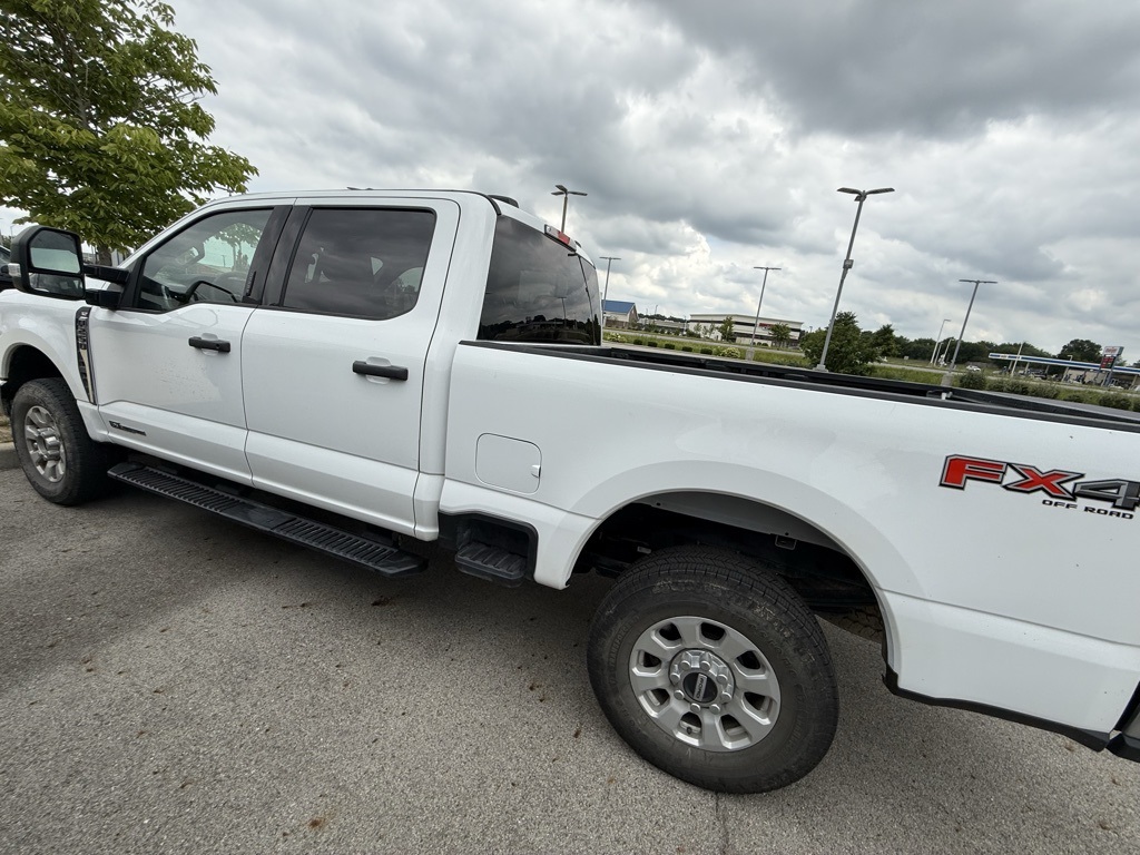 2024 Ford F-250 XLT photo 6