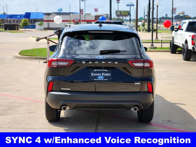 2025 Ford Escape ST-Line photo 4