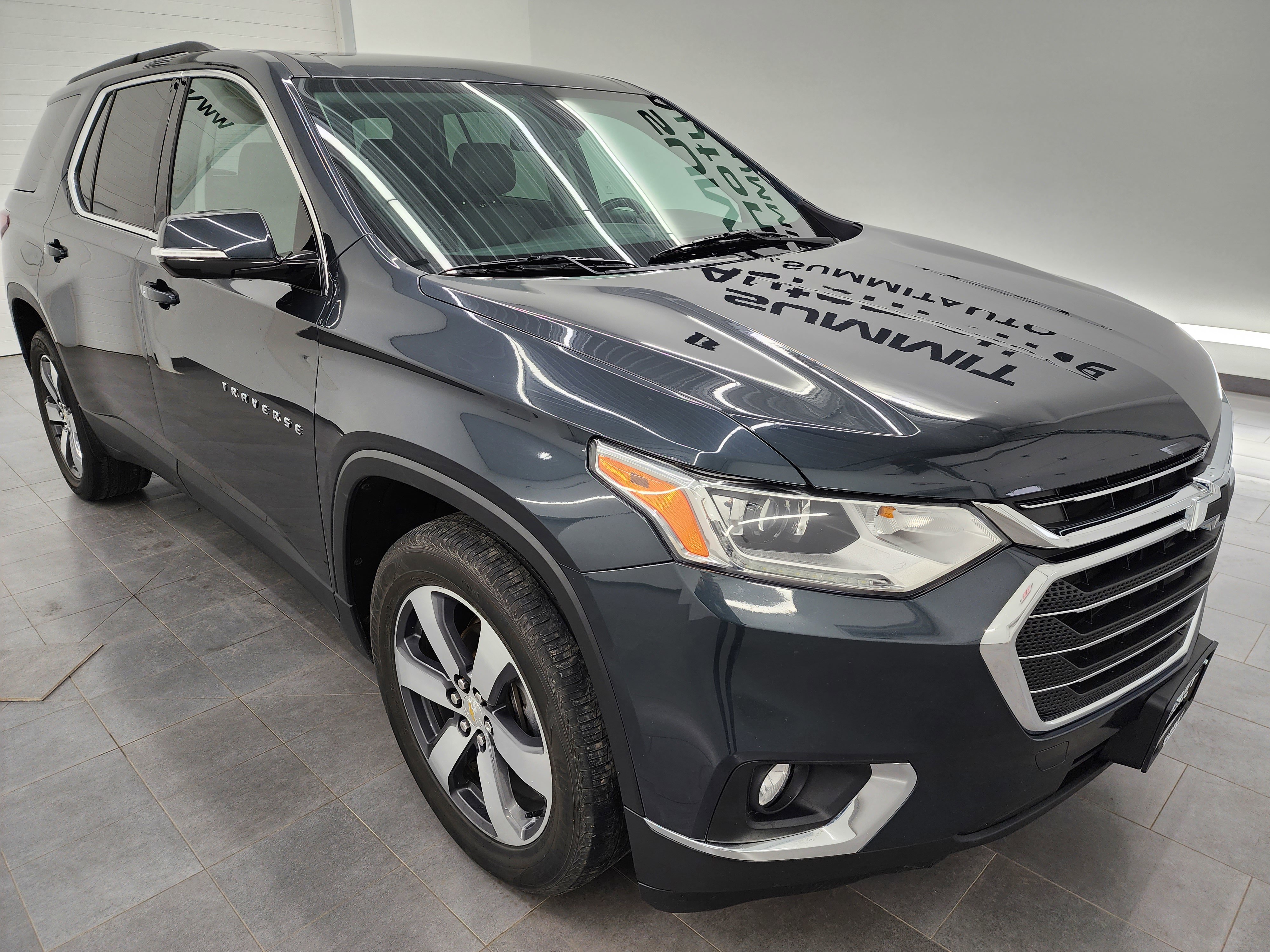 Used 2019 Chevrolet Traverse 3LT with VIN 1GNEVHKW9KJ313611 for sale in Fond du Lac, WI