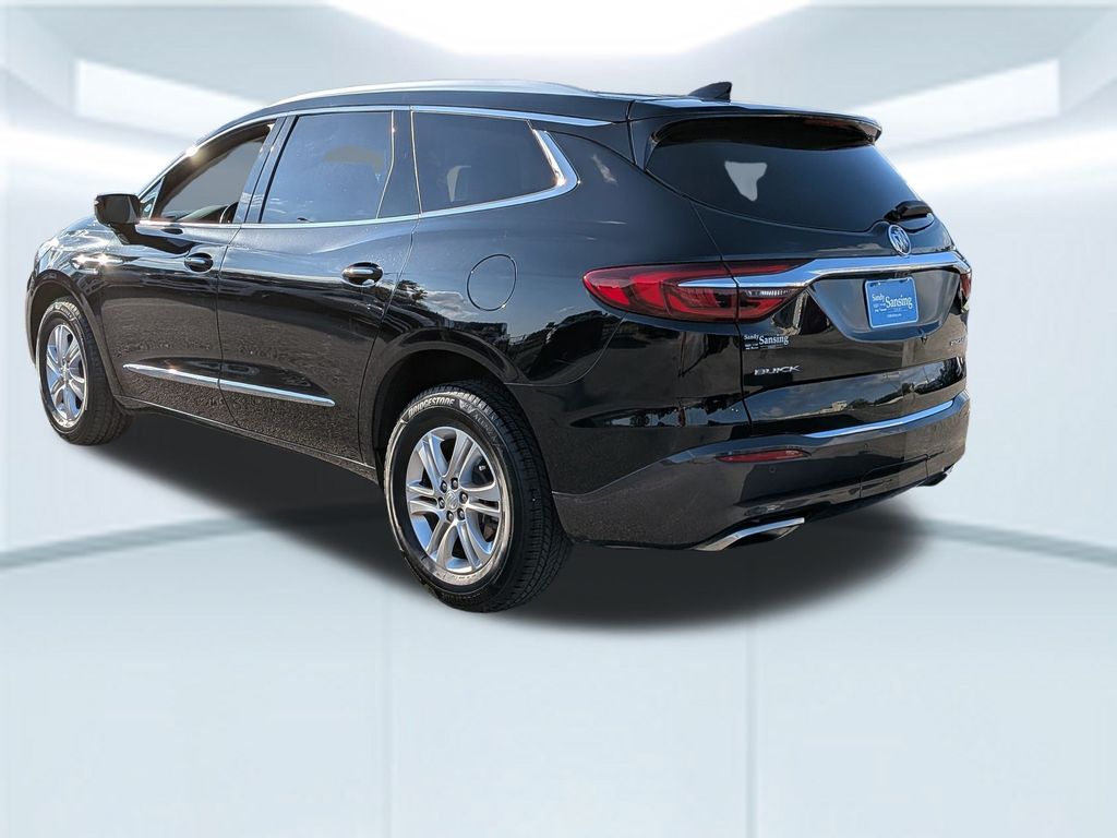 2018 Buick Enclave Essence photo 2