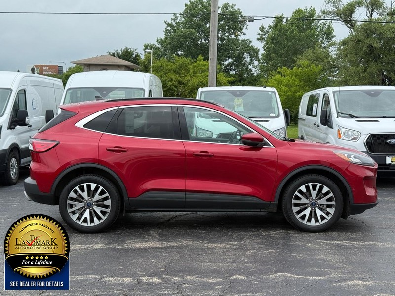2020 Ford Escape Titanium photo 2