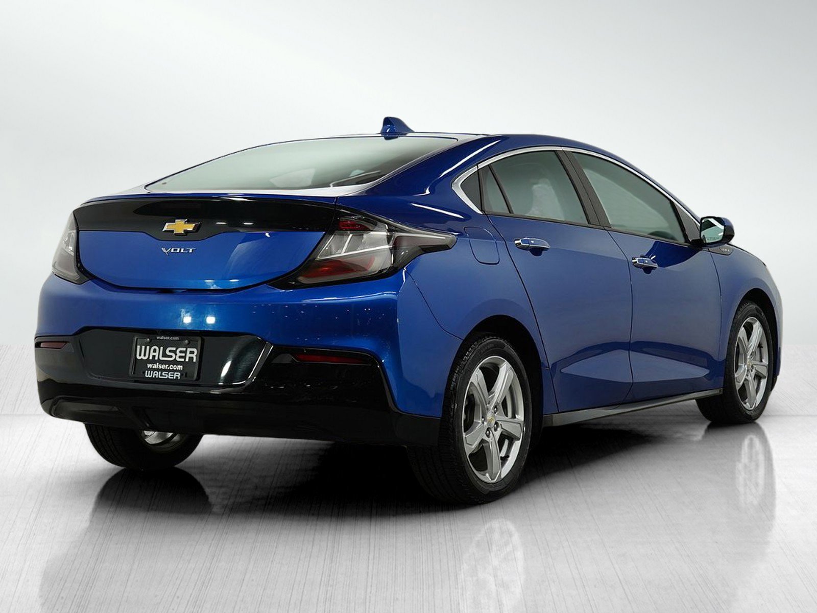 2017 Chevrolet Volt LT photo 5