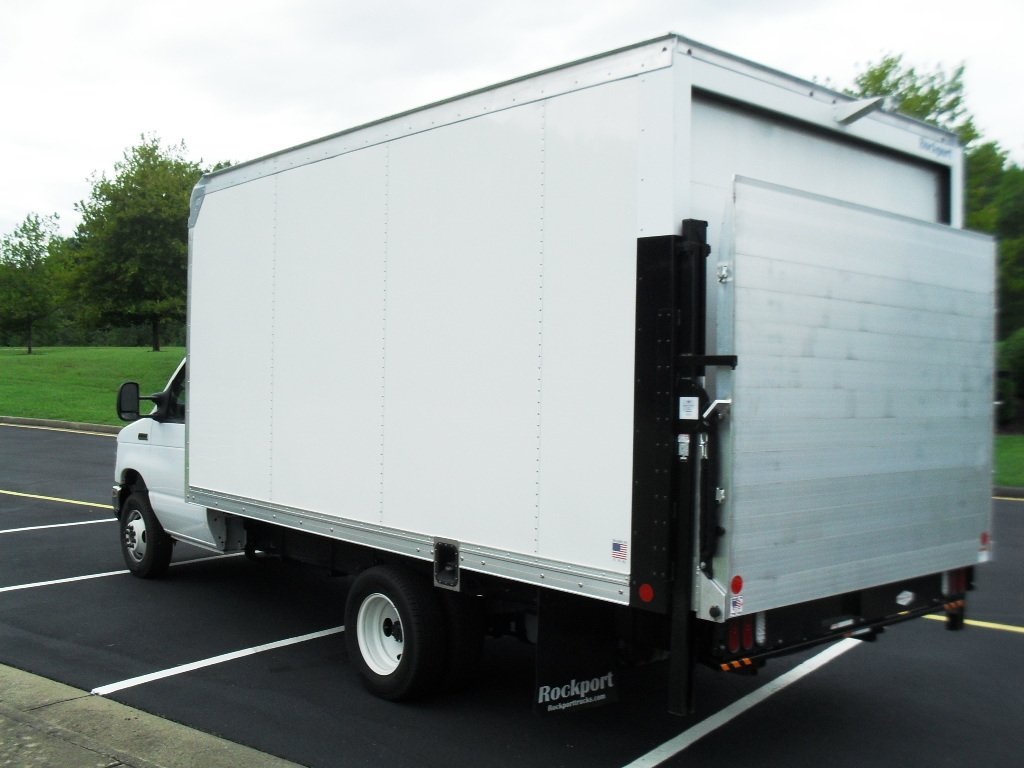 2025 Ford E-350 photo 3