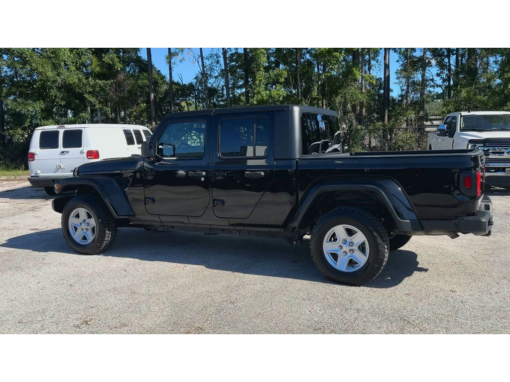 2022 Jeep Gladiator Sport S photo 2