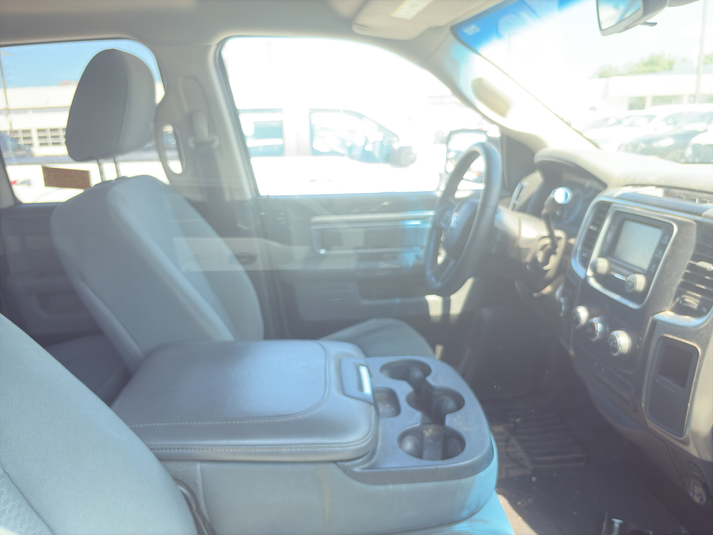 2013 Ram 1500 SLT photo 3