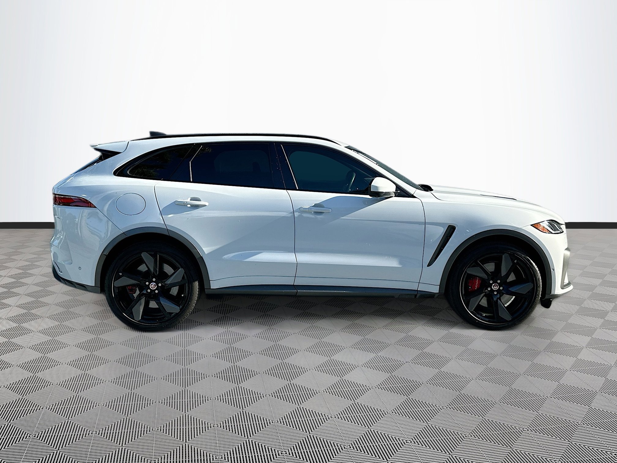 2021 Jaguar F-PACE SVR photo 8