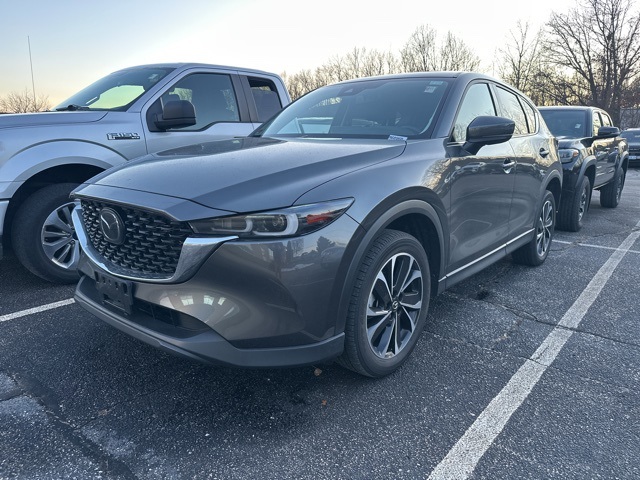 2022 Mazda CX-5 S Premium package's photo