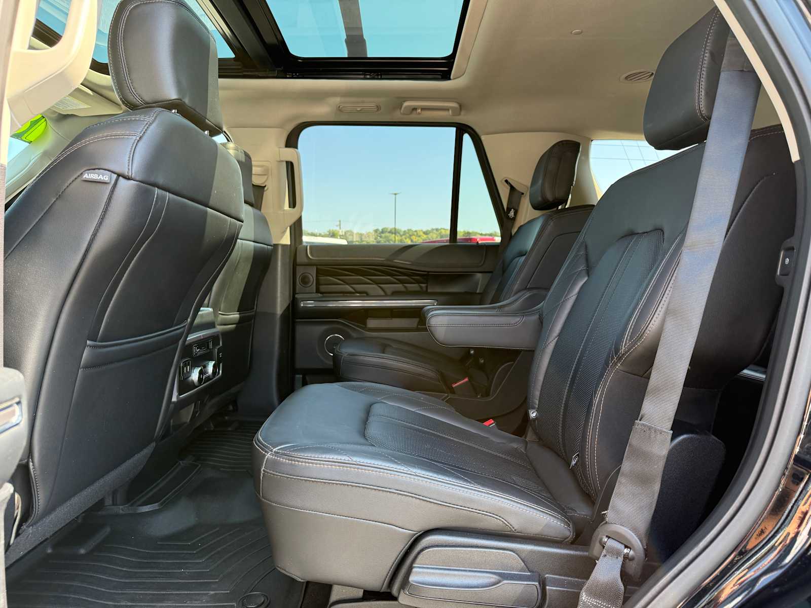 2018 Ford Expedition Platinum photo 38