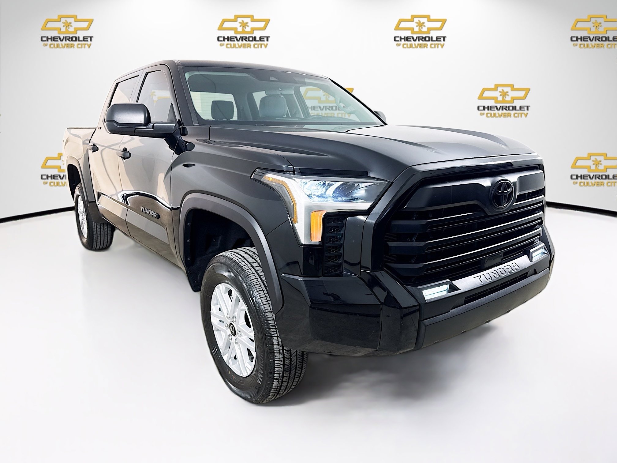 2024 Toyota Tundra SR5's photo