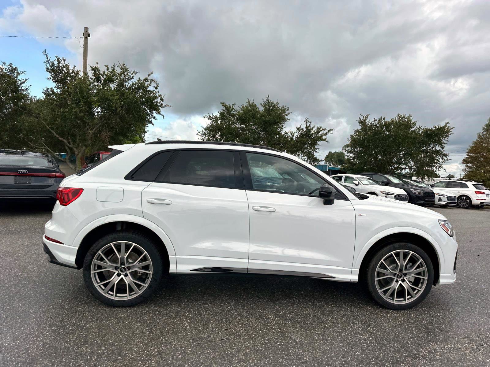 2025 Audi Q3 Premium Plus S line photo 2