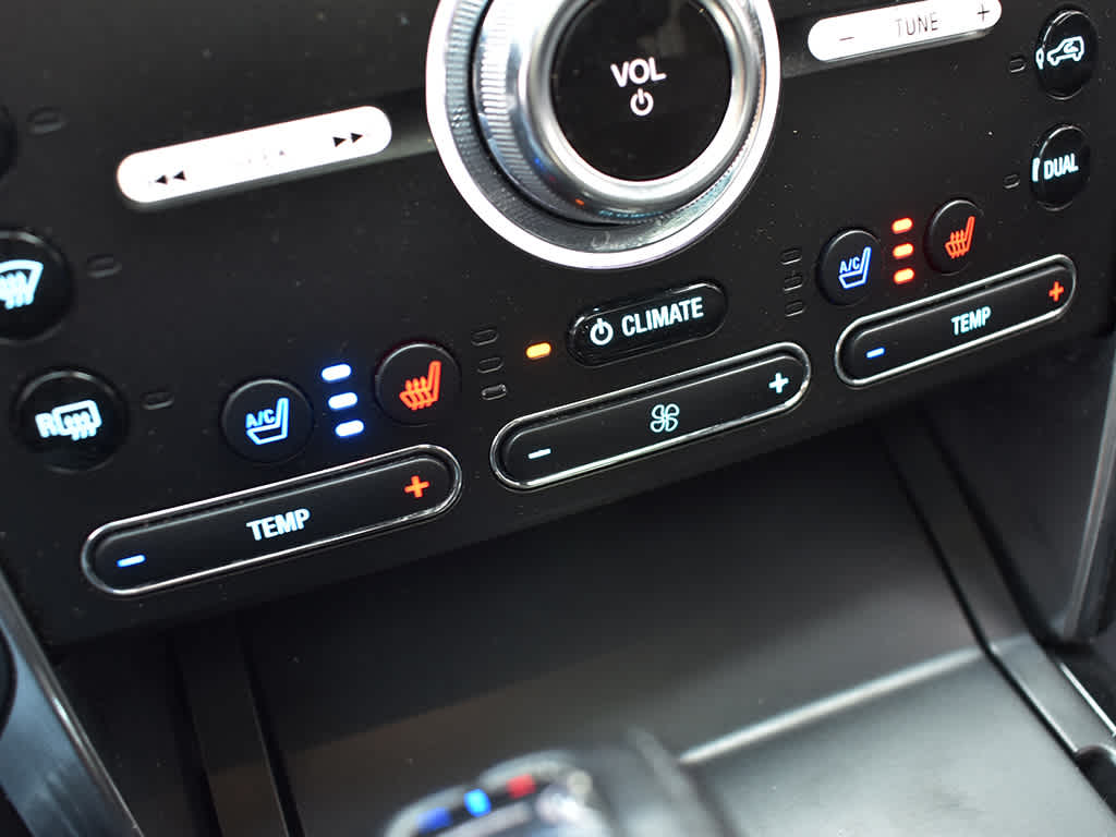 2019 Ford Explorer Platinum photo 18