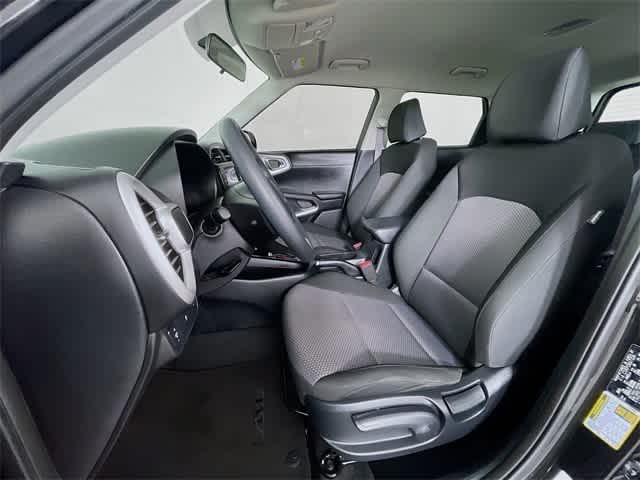 2022 Kia Soul LX photo 17
