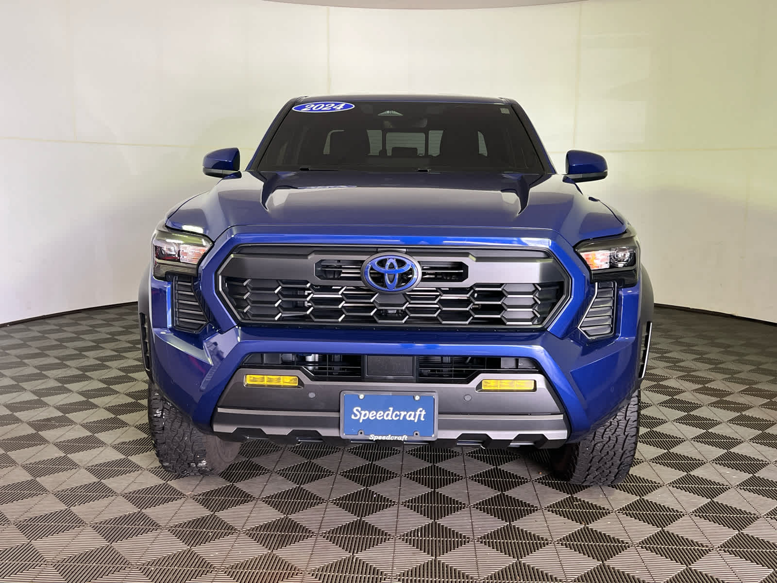 2024 Toyota Tacoma TRD photo 3
