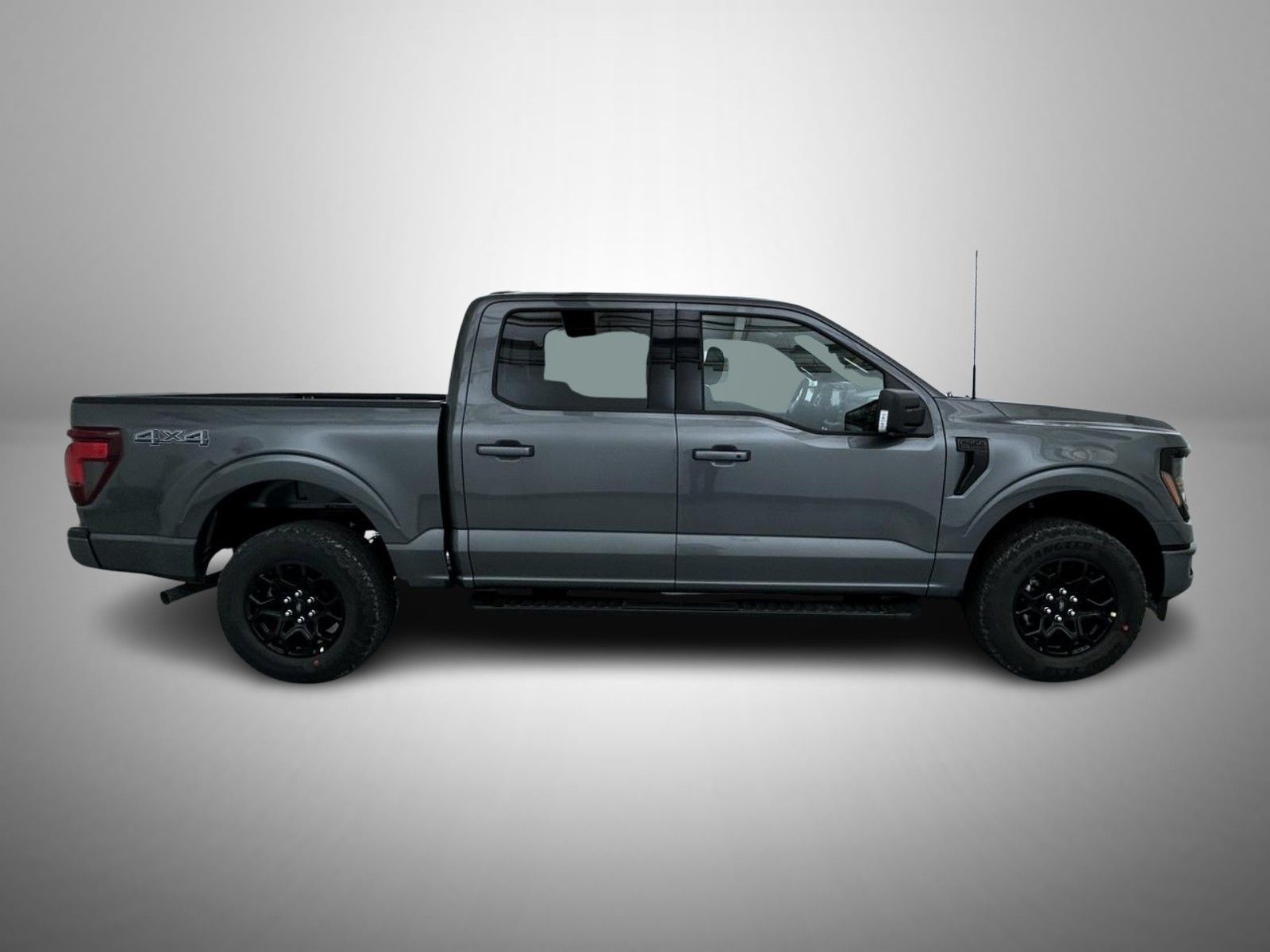 2025 Ford F-150 XLT photo 4