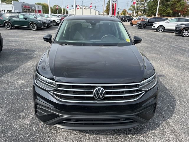 2023 Volkswagen Tiguan SE photo 3