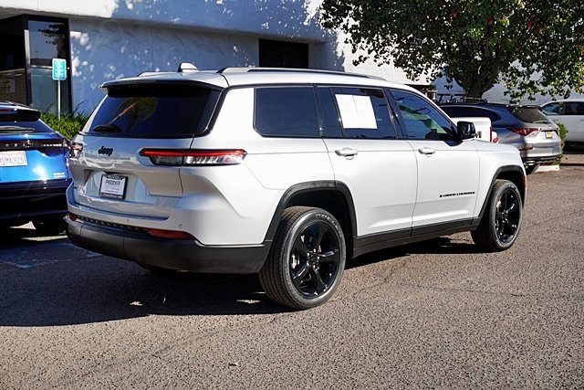 Used 2021 Silver Jeep Altitude image 8