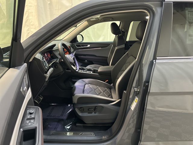 2025 Volkswagen Atlas Peak Edition SE photo 12