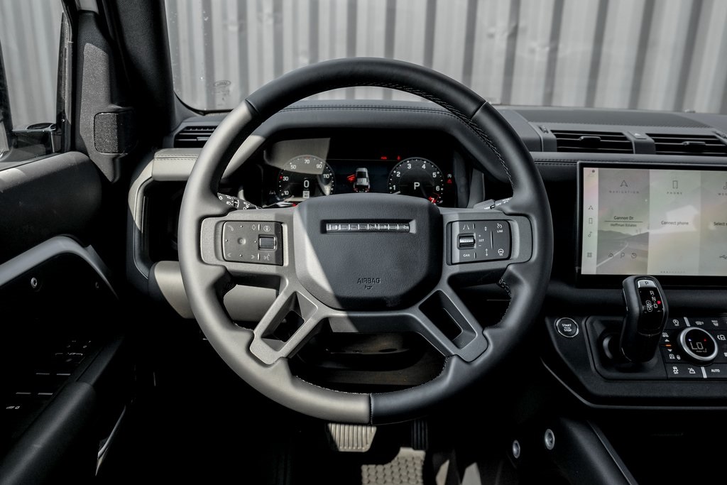2025 Land Rover Defender 110 X-Dynamic SE photo 18