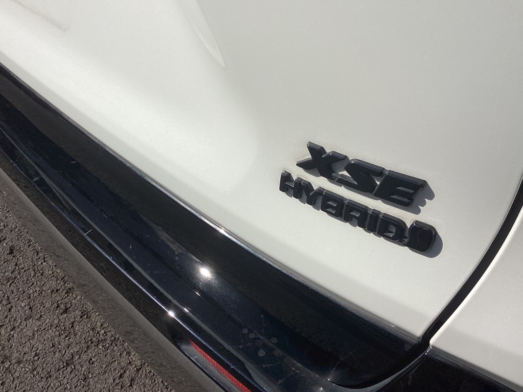 2023 Toyota RAV4 Hybrid XSE photo 13