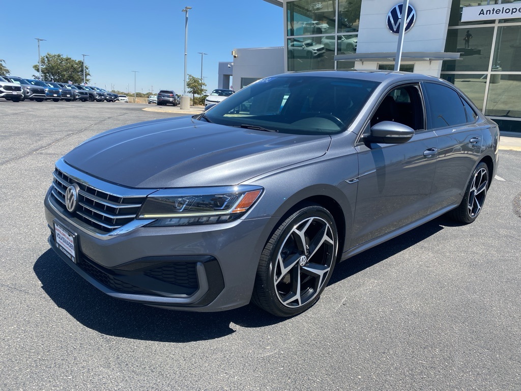 2021 Volkswagen Passat 2.0T R-Line photo 3