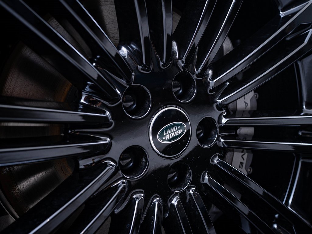 2025 Land Rover Range Rover SE photo 7