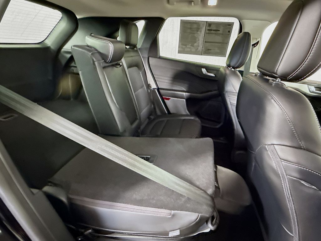 2021 Ford Escape SEL photo 29