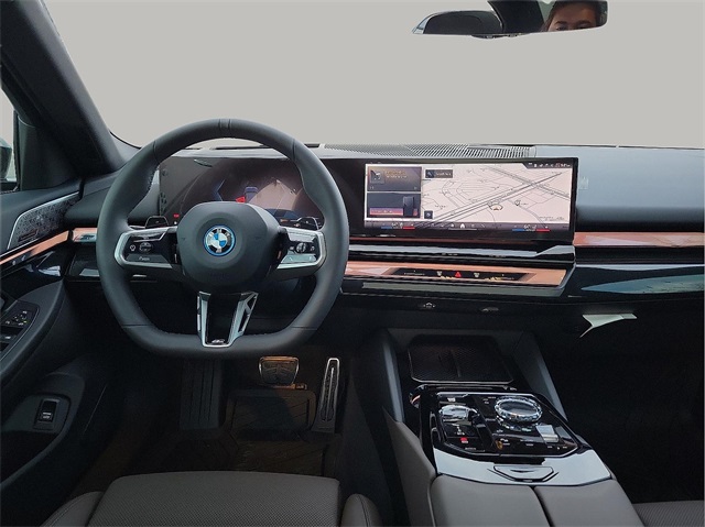 2025 Bmw 550e 550e xDrive photo 14