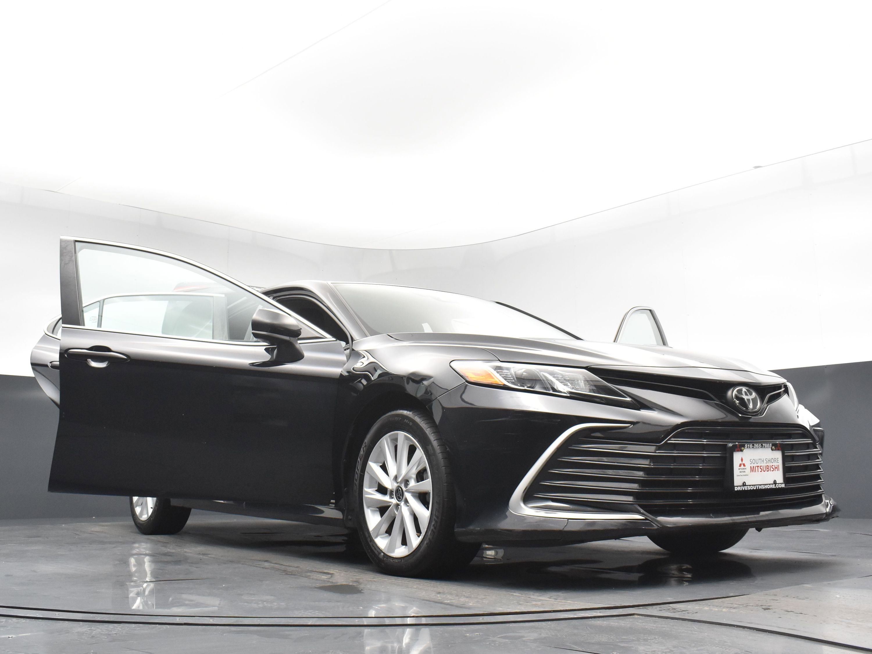 2021 Toyota Camry LE photo 31