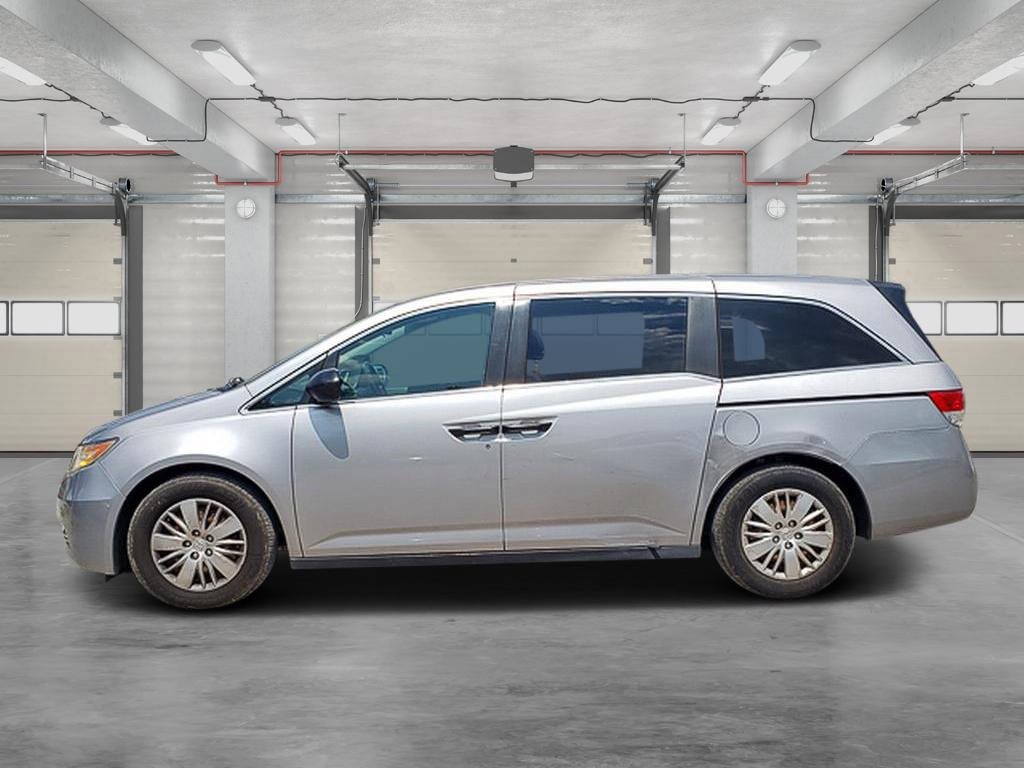 2016 Honda Odyssey LX photo 4
